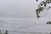 影/馬太鞍溪堰塞湖第二波溢流到　泥流怒吼宛如黑龍