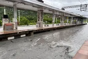 馬太鞍溪堰塞湖溢流！光復車站淹水　人員緊急前往2樓避難