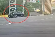 影/北市士林死亡車禍　機車遭賓士撞飛騎士傷重不治