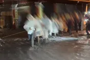 影/花蓮光復高職淹水200人受困　凌晨搜救人員協助撤離