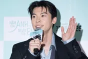 千人凌晨擠爆機場！許光漢現身越南引轟動　200家媒體搶採訪一度跳電