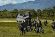 陸軍CH-47SD出動！特戰隊、工兵前進花蓮救災