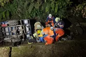 影/苗栗農用搬運車翻覆悲劇　果農壓車溝邊不治身亡