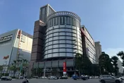台中雙百貨周年慶湧人潮！「2行人穿越道禁行」違者罰500