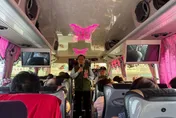 鏟子超人忙救花蓮！王定宇嗨喊旅遊日　綠粉都看不下去：白目