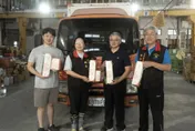 台中業者1日產線捐1.5萬個太陽餅　漏夜親送抵花蓮