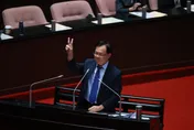 陳駿季稱堰塞湖「沒立即潰堤風險」？張啓楷曝三問題