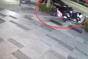 影/新北喪屍男開賓士連撞28車　車子爆胎遭逮起獲毒菸彈