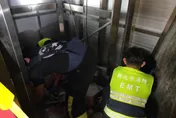 新北石碇工地貨梯突墜落　2工人受傷送醫
