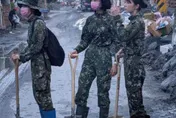 3女兵休假衝光復當鏟子超人！　網讚：人美心更美