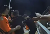 影/中秋黃魚價飆！金門漁民爭釣點　船上打到下船還撞傷海巡