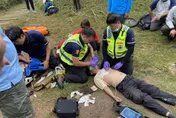 影/男獨攀南投麟趾山突胸悶不適、無法行走　15人搶救