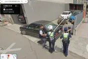 Google街景神捕捉！台中警大戰「逃家鴕鳥」網笑翻