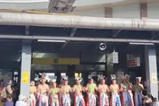 影/最高敬意道謝鏟子超人　馬太鞍原住民歌聲震撼萬人