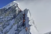 暴雪襲擊聖母峰！千名登山客受困有人失溫　央視：350人獲救