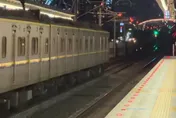 影/無票闖入台鐵五權站！　男子推站務人員墜軌遭逮