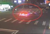 影/苗栗聯大學生騎車遭撞飛命危　機車瞬間爆炸成火球