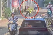 影/北市導護媽媽突頭暈倒地　擊落機車騎士釀2傷