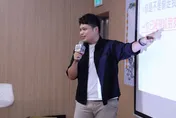 馬德超猛！一句「王世堅酸玻璃心」讓王義川爆氣走人　打爆影片曝