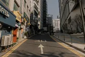 影/台男帶全家遊韓「父女爆爭執」當街揍人　依現行犯被捕