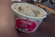 影/外送點粥「疑泡麵碗掉包」！客驚不敢吃　店家喊冤成羅生門