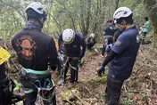 男童阿里山健行墜25米邊坡骨折！母冒險救援幸運保命