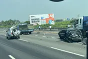 國1重大事故！5大小車追撞「驚見撞成鐵球」至少4傷