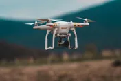 美警無人機部署量暴增！遠距可測生理數據　缺乏限制引疑慮