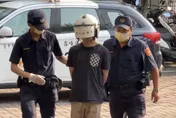 影/台中霧峰砍人釀2傷　23歲嫌犯押回警局偵訊