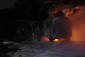 基隆阿根納造船廠旁火燒車！焰舌貼地狂燃