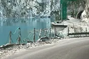 立霧溪堰塞湖緩緩溢流！旅宿業憂下雨：保佑別衝進部落