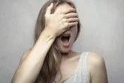 只是火氣大？長期口乾非小事　恐為免疫系統異常徵兆