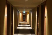 韓男遊客住西門町旅社　睡夢中遭「裸男」闖房強吻