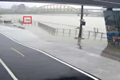 豪雨狂炸北台！基隆河水猛漲　彩虹橋LOVE快滅頂