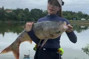 震驚！陸釣魚網紅袁小小傳癌逝　享年38歲