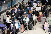 光復節連假出國人潮塞爆桃機　旅客嘆：國旅死透了