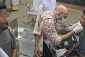 印男搭火車下巴突脫臼！鐵路醫生現場徒手復位　影片瘋傳網友佩服
