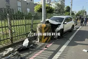 台南轎車失控撞電線桿！車頭撞爛　4傷送醫1命危