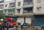 影/新北新莊「公寓火警」！「2層樓冒火煙」10人急逃命