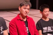 19歲就入伍！鄭人碩昔當憲兵站崗總統府　喊李李仁「學長」