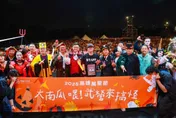陳其邁萬聖節扮「演唱會工作人員」三綠委同框　獨缺林岱樺