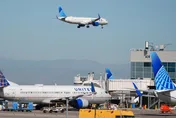 機上343人！紐約機場驚傳「2客機碰撞」　政府停擺鬧航管員荒