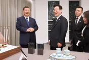 影/習近平贈李在明小米手機被問「通訊安全」　神回覆逗笑全場