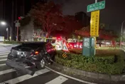影/高雄「特斯拉出事」！慘遭高速撞擊傷亡狀況曝光