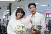 小豬黃沐妍秀婚戒宣布結婚！曬與帥尪「一家三口」登記照