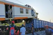 印度驚傳重大鐵路事故！兩列火車猛烈追撞釀11死20傷