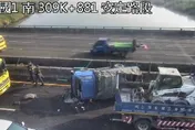 國道塞爆！國1南向麻豆段貨車翻車　車速不到30公里
