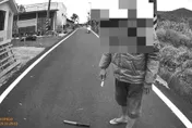 影/花蓮通緝男違規拒捕「持刀襲警」　路邊劫車逃逸中