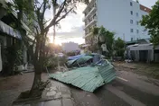 海鷗重創菲國後再襲越南釀5死　民眾拍下玻璃窗遭強風碎裂瞬間