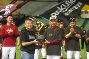 中職/奪冠後卻交出兵符　古久保健二落淚喊：遺憾無法繼續帶領大家